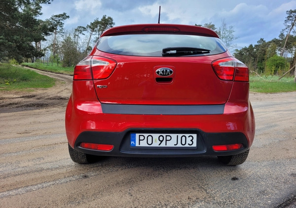 Kia Rio cena 30000 przebieg: 98000, rok produkcji 2015 z Poznań małe 79